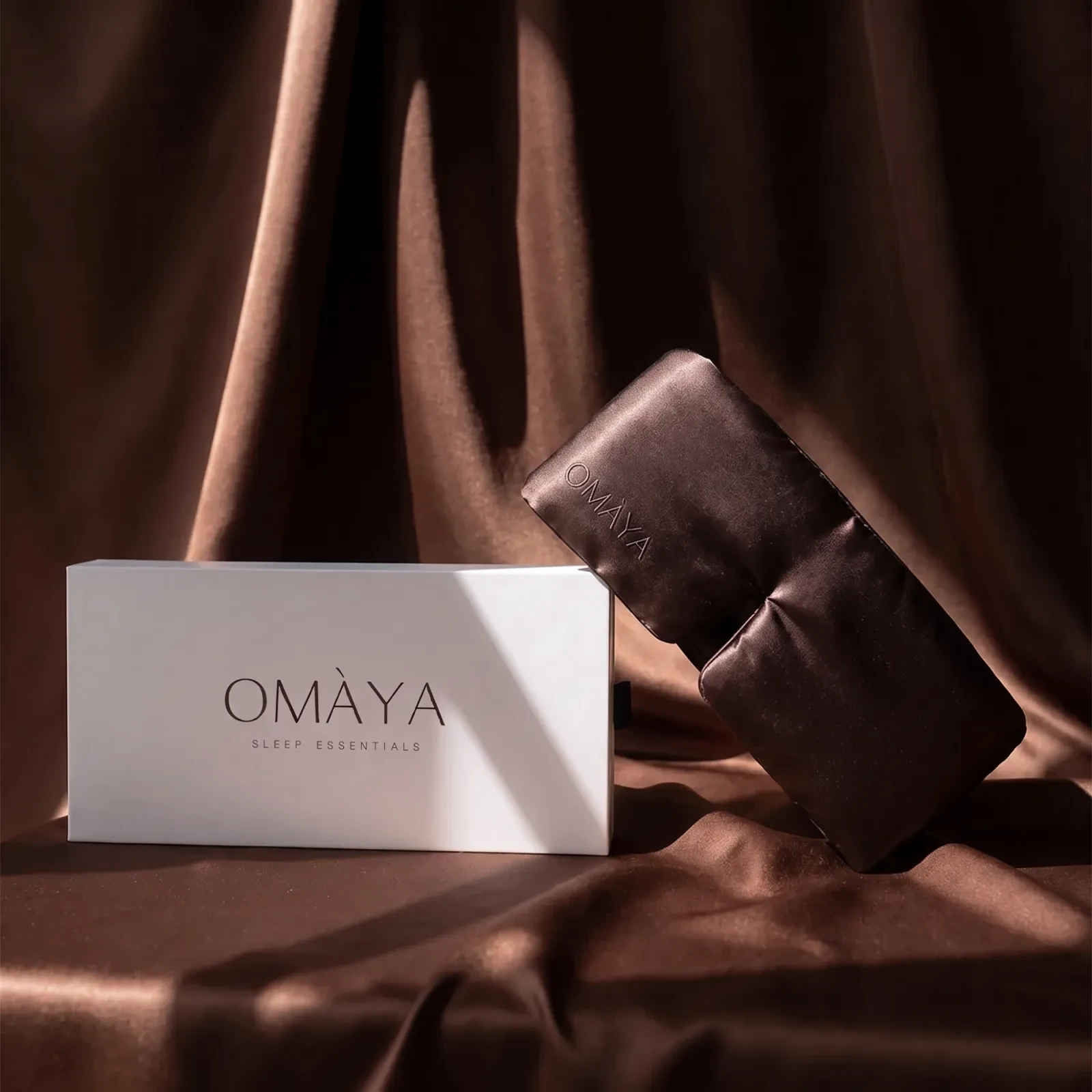 Маска за сън от коприна OMÀYA® — Еспресо